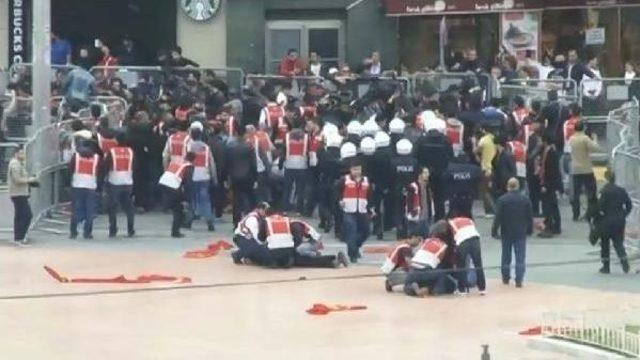 Taksim Meydanı na Koşarak Giren Gruba Polis M&uuml;dahalesi (1) 2