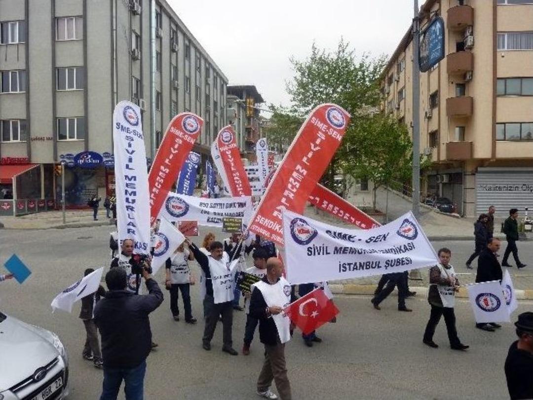 Kadık&ouml;y&rsquo;de Davullu Zurnalı &lsquo;1 Mayıs&rsquo; Coşkusu