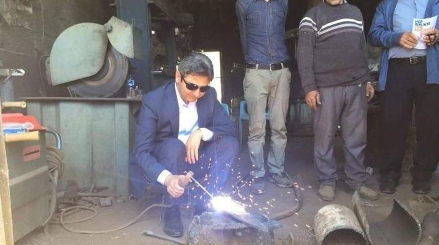 Aydın, 1 Mayıs&rsquo;ta Kaynak Yaptı, Demir D&ouml;vd&uuml;