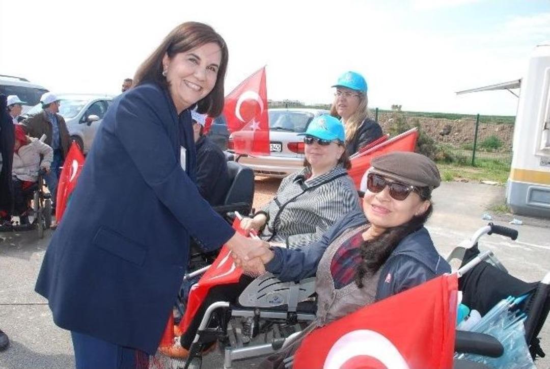 Gaye Usluer 1 Mayıs&rsquo;ı İş&ccedil;ilerle Kutladı