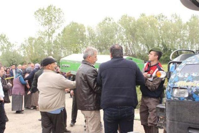 Traktör Su Kanalına Uçtu:1 Ölü 1