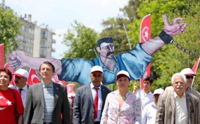 Antalya da Polis 1 Mayıs Kutlamalarını Uzaktan Izledi (1) 1