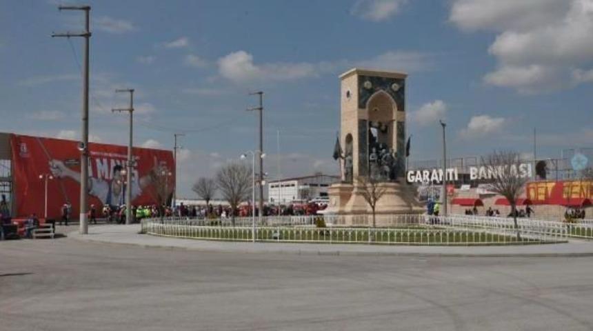 Eskişehir'deki 'taksim Meydanı'nda 1 Mayıs Kutlaması