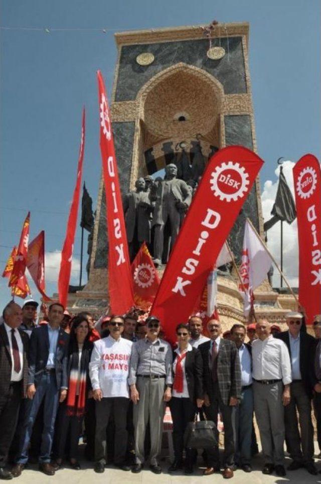 Eskişehir'deki 'taksim Meydanı'nda 1 Mayıs Kutlaması