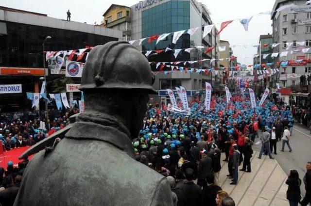 Türk-İş, 1 Mayıs'ı Zonguldak'ta Kutladı