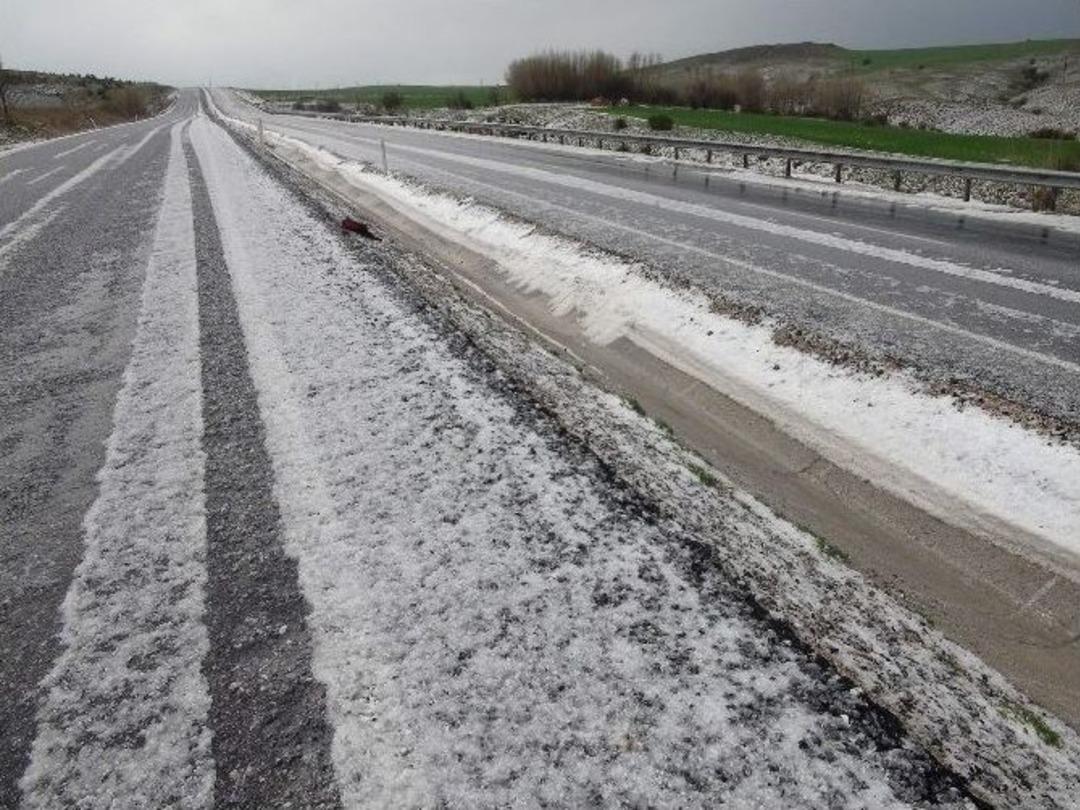Yozgat Mayıs Ayında Beyaza B&uuml;r&uuml;nd&uuml;