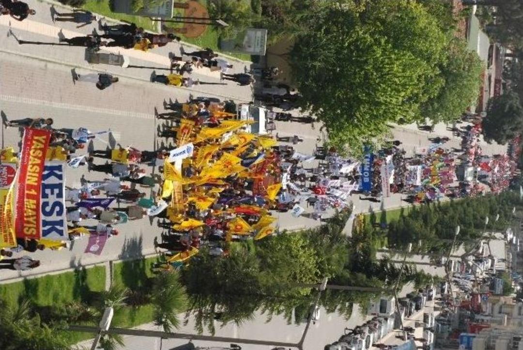 1 Mayıs Edremit&rsquo;te Kutlandı