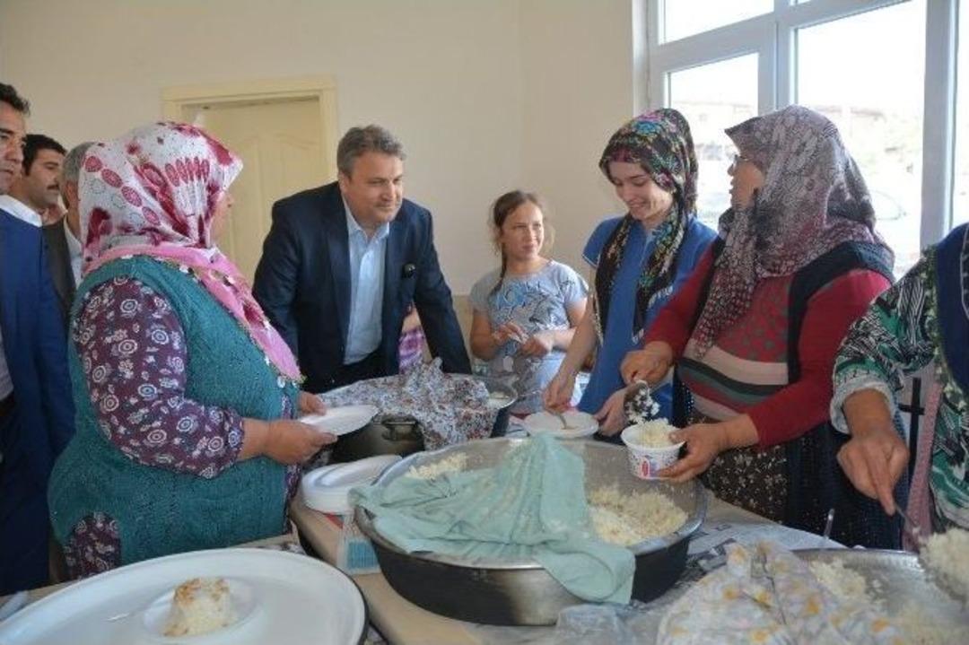 Başkan &Ccedil;er&ccedil;i Yağcılar Mahallesinde Vatandaşlar İle Buluştu