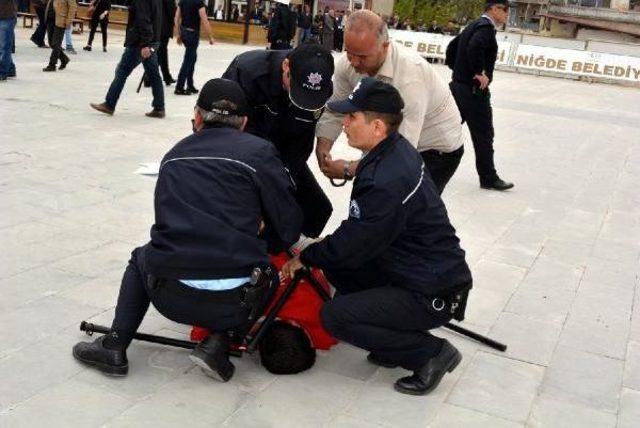 Niğde de Izinsiz 1 Mayıs G&ouml;sterisine Polis M&uuml;dahale Etti: 25 G&ouml;zaltı 2