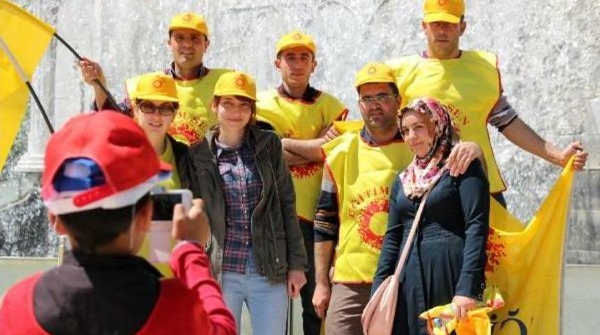 Batman'da 9 Ilden Iş&ccedil;ilerin Katıldığı 1 Mayıs Kutlamaları Coşkulu Ge&ccedil;ti