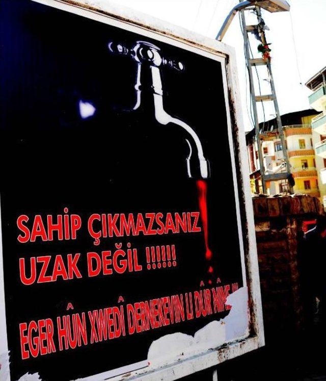 Van da Kan Akan &Ccedil;eşme Afişi Tartışması 3