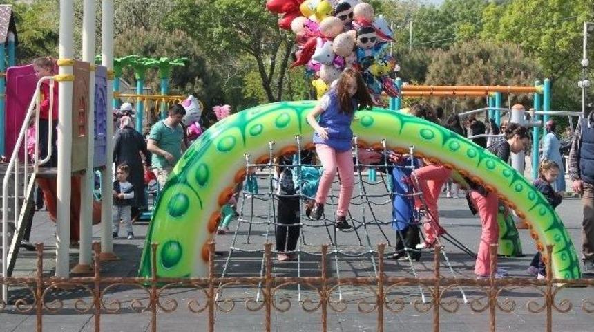 1 Mayıs İş&ccedil;i Bayramı Tekirdağ&rsquo;da Miniklere Yaradı