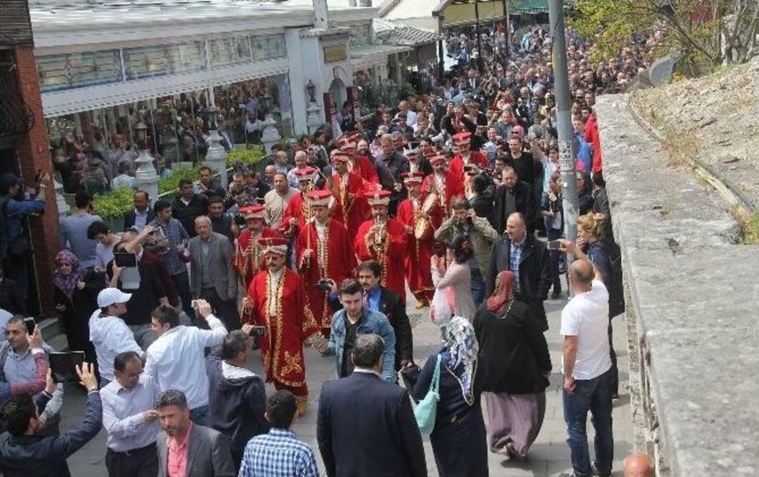 Giresun G&uuml;nleri&rsquo;nde Fındık Dağıtıldı