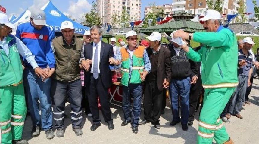 1 Mayıs Şahinbey&rsquo;de Halaylarla Kutlandı