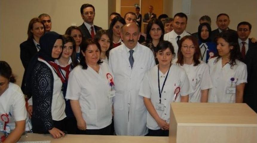 Uzay &Uuml;ss&uuml;n&uuml; Andıran Hastaneyi M&uuml;ezzinoğlu A&ccedil;tı