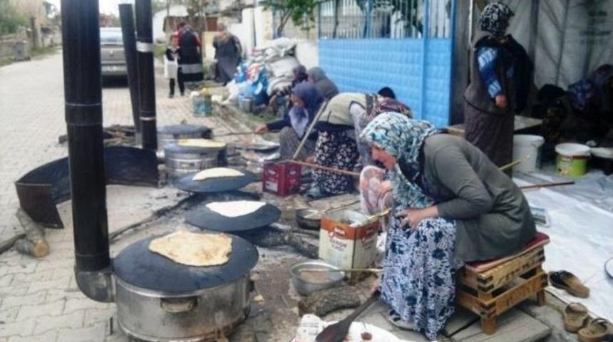 Karşıyaka Mahallesi Kadınlarından G&ouml;zleme Hayrı