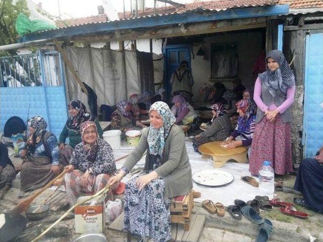 Karşıyaka Mahallesi Kadınlarından Gözleme Hayrı