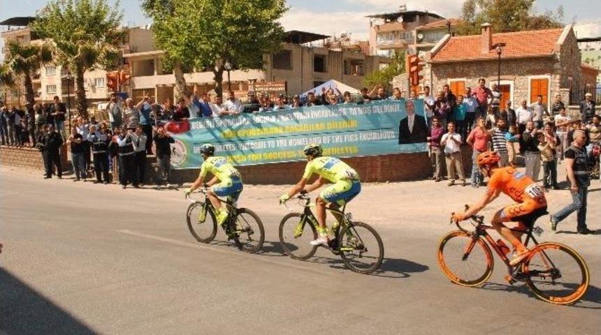 Bisiklet Turunda Belediyeler Arasında Pankart Krizi