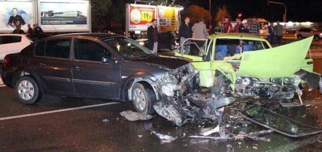 Kayseri’De 2 Ayrı Trafik Kazasında 10 Kişi Yaralandı