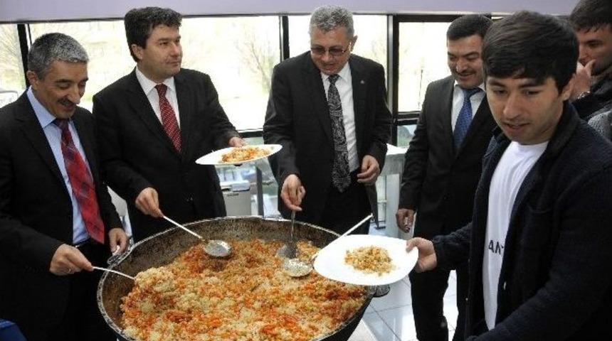 Tacikistanlı &Ouml;ğrenciler Konya&rsquo;da Buluştu