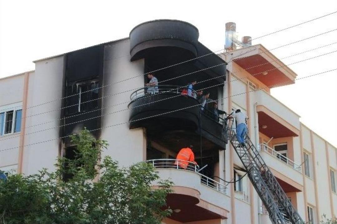 Belediye Meclis &Uuml;yesinin Evi Yandı, Aile Son Anda Kurtarıldı