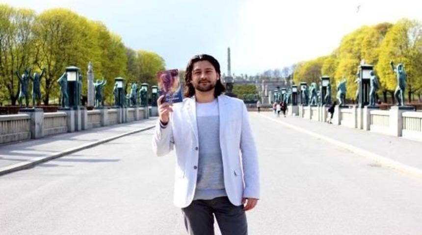 Norve&ccedil;'teki İzmirli'den Ikinci Roman: Piri Reis Ve Nostradamus