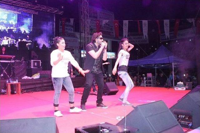 İsmail Yk, Kumluca&rsquo;da 25 Bin Hayranı İle Buluştu 1