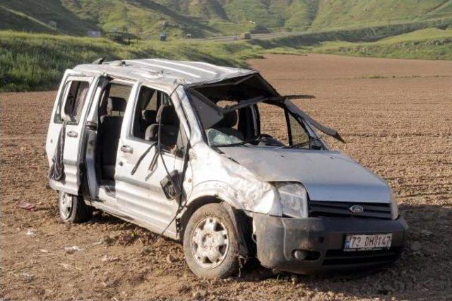 Cizre de Şarampole Yuvarlanan Ara&ccedil;ta 2 &Ouml;l&uuml;, 4 Yaralı 1