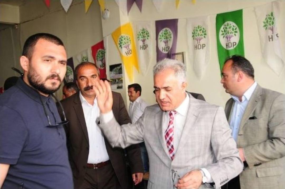 Prof. Dr. &Ccedil;aha&rsquo;dan Hdp&rsquo;ye Ziyaret