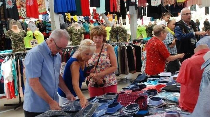 Didim&rsquo;de Cumartesi Halk Pazarında Hareketlilik Başladı