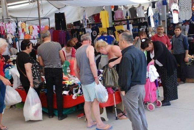 Didim&rsquo;de Cumartesi Halk Pazarında Hareketlilik Başladı 1