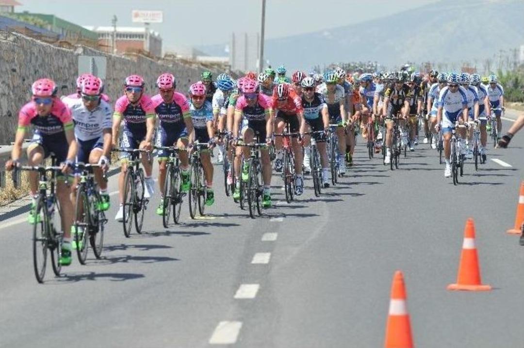 Bisiklet&ccedil;iler Turgutlu&rsquo;dan Ge&ccedil;ti