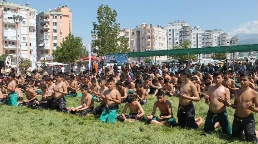 Minik Pehlivanlar Dualarla Er Meydanına &Ccedil;ıktı