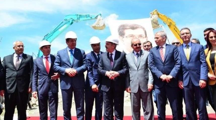 &Ccedil;ifte Bakanlı Hastane Temeli