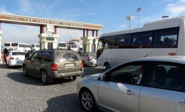 &Ccedil;anakkale Iskelesinde Ara&ccedil; Yoğunluğu 1