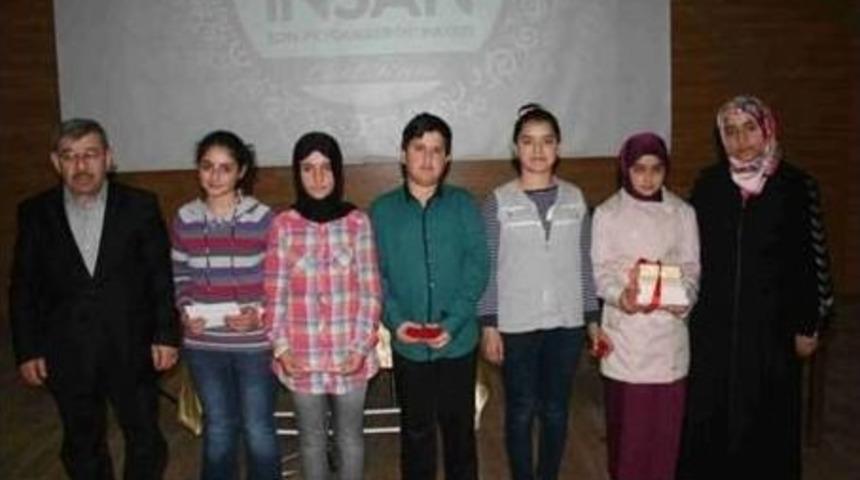 Umre Hediyeli Siyer Yarışmasında &Ouml;d&uuml;ller Sahiplerini Buldu