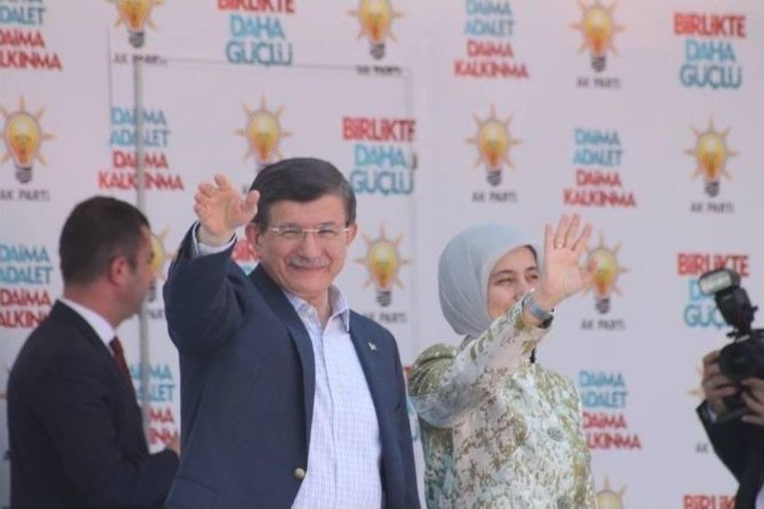 Başbakan Davutoğlu Osmaniye&rsquo;de Bah&ccedil;eli&rsquo;yi Yuhalatmadı