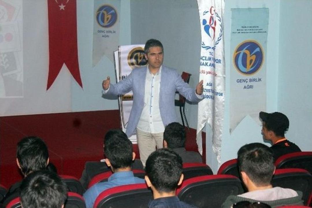 Ağrı&rsquo;da Sosyal Medya Ve İletişim Konulu Konferans D&uuml;zenlendi