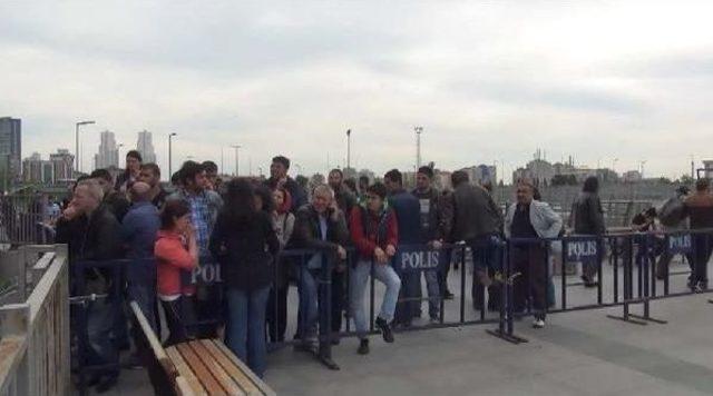 Adliye &Ouml;n&uuml;nde 1 Mayıs G&ouml;zaltısı Bekleyişi 1