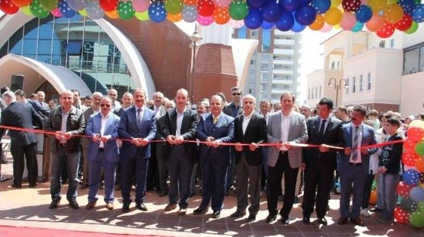 &Ccedil;arşamba Kitap Fuarı A&ccedil;ıldı