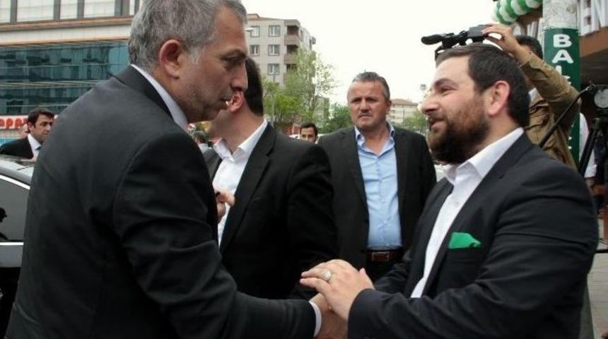 Ak Parti Milletvekili Adayları, &Ccedil;ekmek&ouml;y&rsquo;de Kafe A&ccedil;ılışını Yaptı