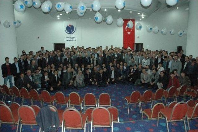 İhlas Vakfı’nda 21. Dönem Mezuniyet Sevinci