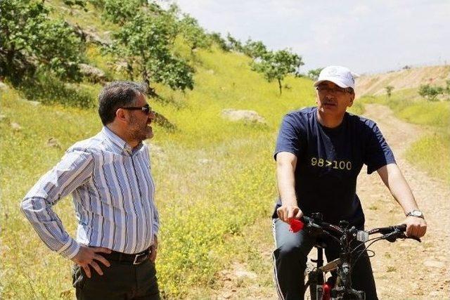 Genel Başkan Yardımcısı Ve Büyükşehir Belediye Başkanı Hizmet İçin Yarıştı