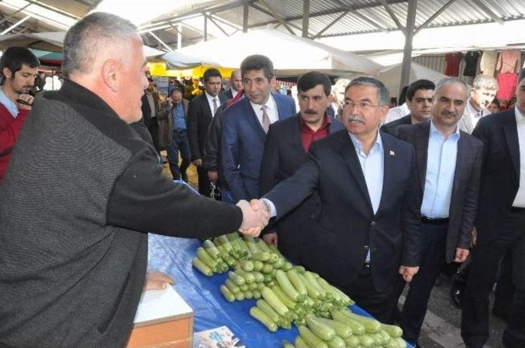 Milli Savunma Bakanı İsmet Yılmaz Se&ccedil;im &Ccedil;alışmalarını S&uuml;rd&uuml;r&uuml;yor