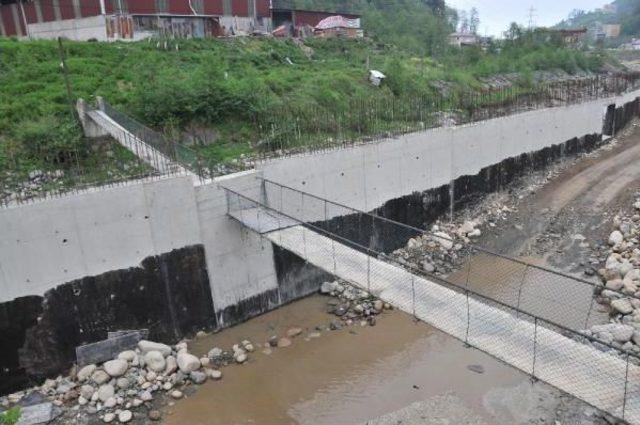 Rize’De Fıkra Gibi Asma Köprü