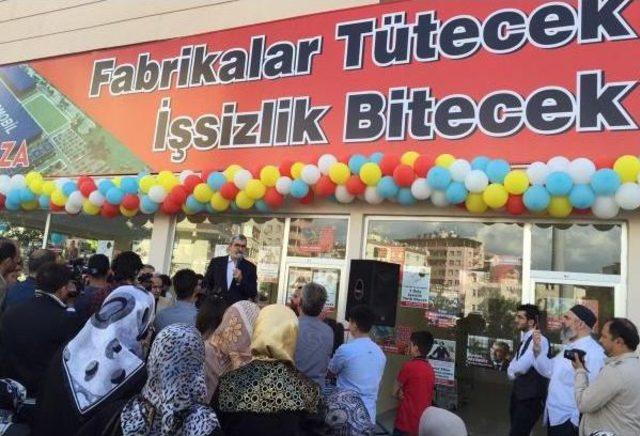 Fadıl Akgündüz, Halaylarla Seçim Bürosu Açtı 2