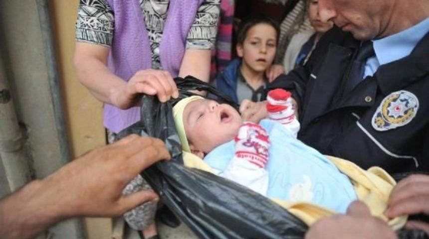 3 Aylık Bebek &Ccedil;&ouml;p Poşedine Sarılı Halde Bulundu