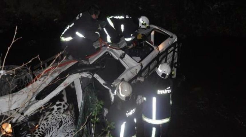 Virajı Alamayan Cip U&ccedil;uruma Yuvarlandı: 2 &Ouml;l&uuml;, 1 Yaralı