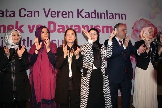 Ak Parti Sakarya İl Kadın Kolları Tarafından 1 Mayıs Programı Gerçekleşti