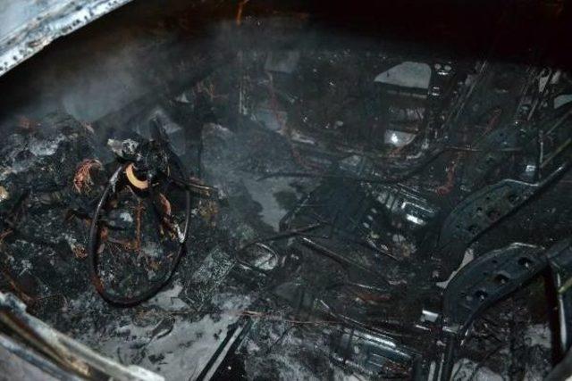 Takla Atarak Yanan Otomobilin Sürücüsü Ağır Yaralandı 2